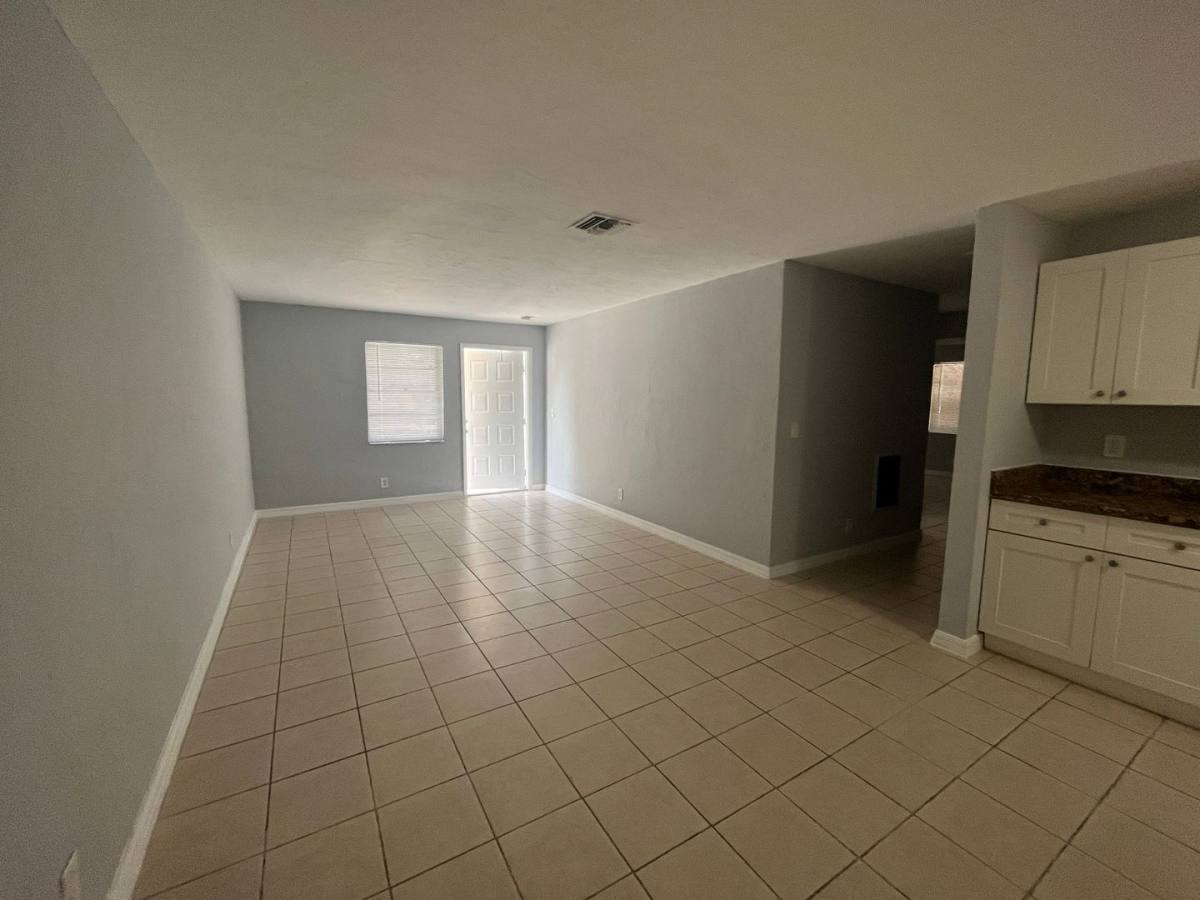 Apartment for rent at 1100 Henrietta Ave #4, West Palm Beach, FL 33401