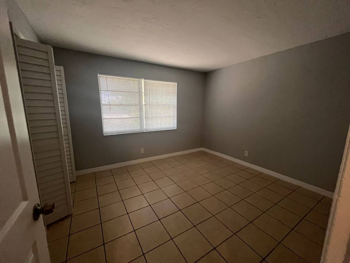 Apartment for rent at 1100 Henrietta Ave #4, West Palm Beach, FL 33401