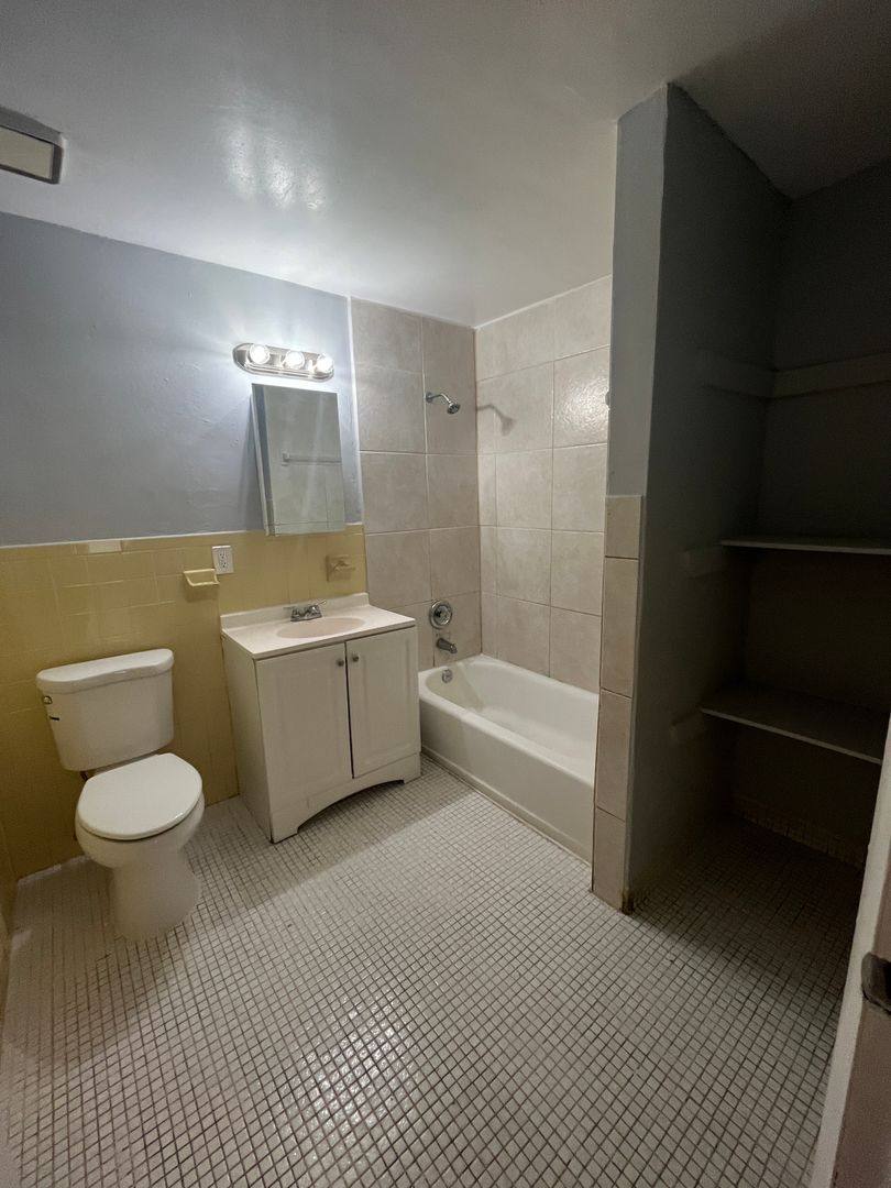 Apartment for rent at 1100 Henrietta Ave #4, West Palm Beach, FL 33401