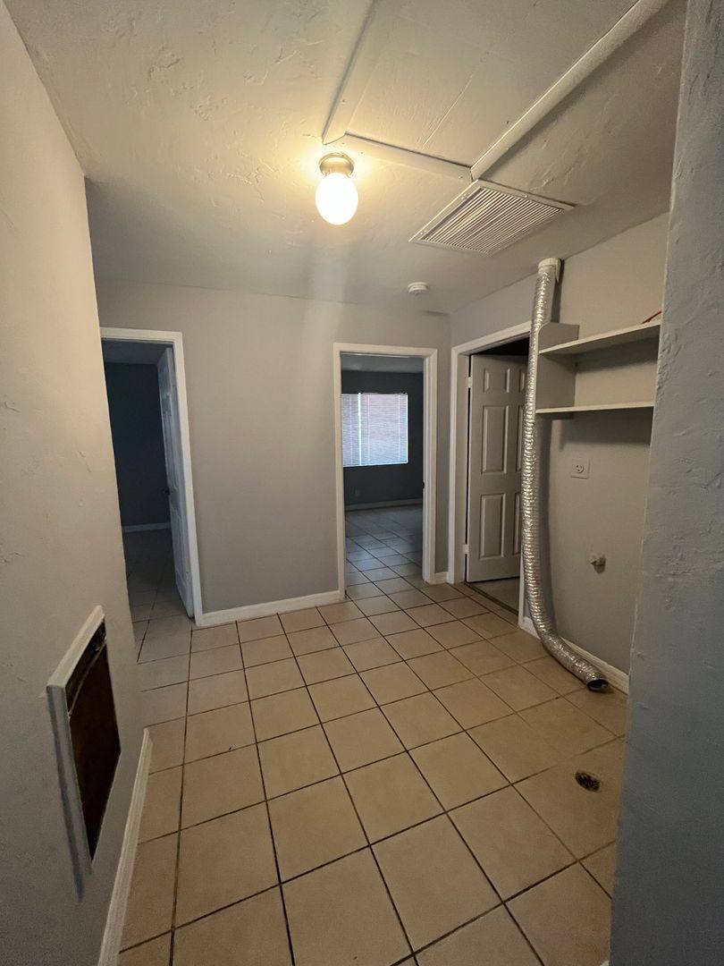 Apartment for rent at 1100 Henrietta Ave #4, West Palm Beach, FL 33401