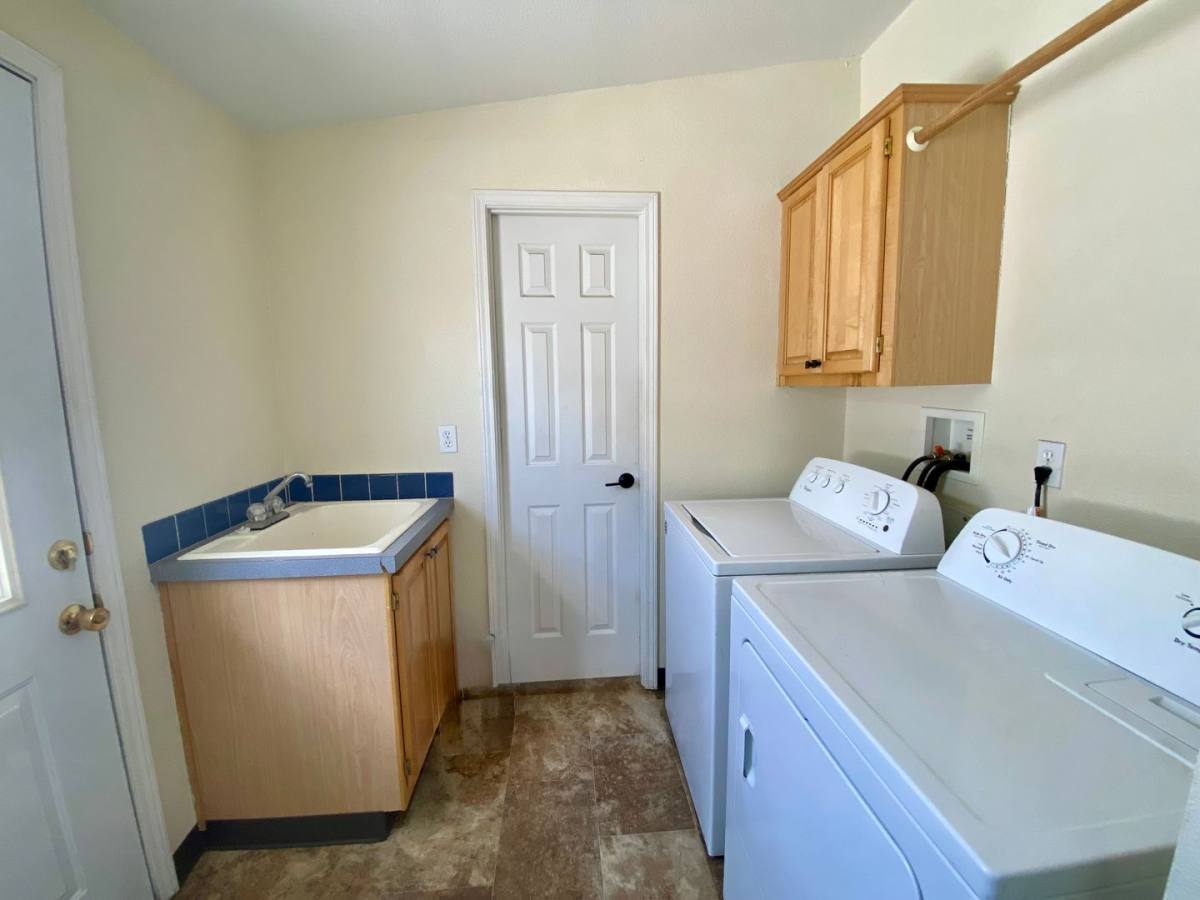 House for rent at 10410 F Ave, La Grande, OR 97850