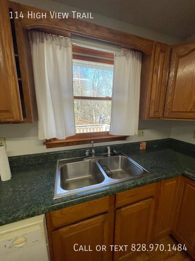 House for rent at 114 High View Trail, Burnsville, NC 28714