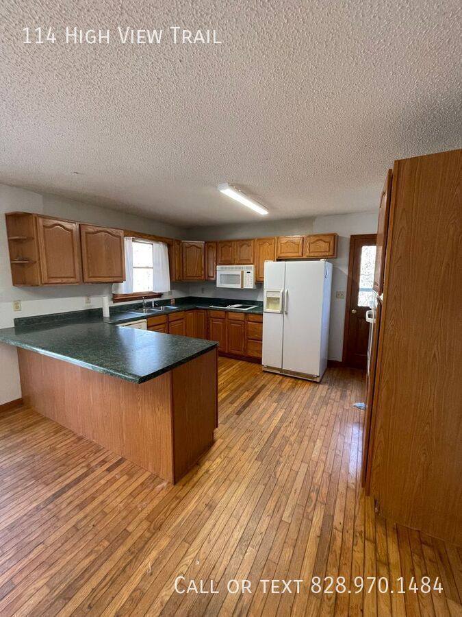 House for rent at 114 High View Trail, Burnsville, NC 28714