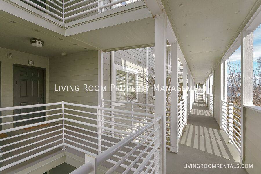 Condo for rent at 183 N Hayden Bay Dr, Portland, OR 97217
