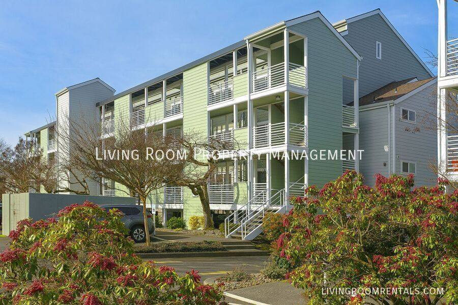 Condo for rent at 183 N Hayden Bay Dr, Portland, OR 97217