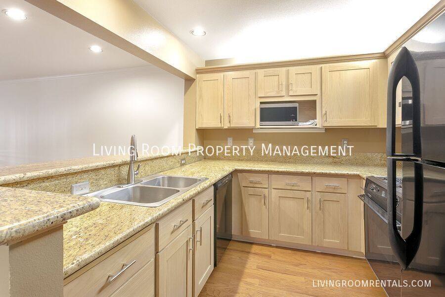 Condo for rent at 183 N Hayden Bay Dr, Portland, OR 97217
