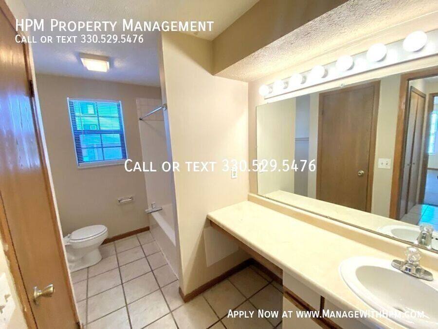Apartment for rent at 1876 Ledgewood Blvd NE #B11, Massillon, OH 44646