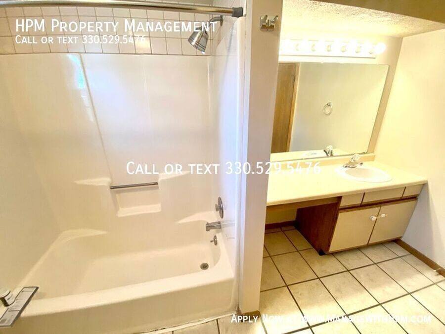 Apartment for rent at 1876 Ledgewood Blvd NE #B11, Massillon, OH 44646