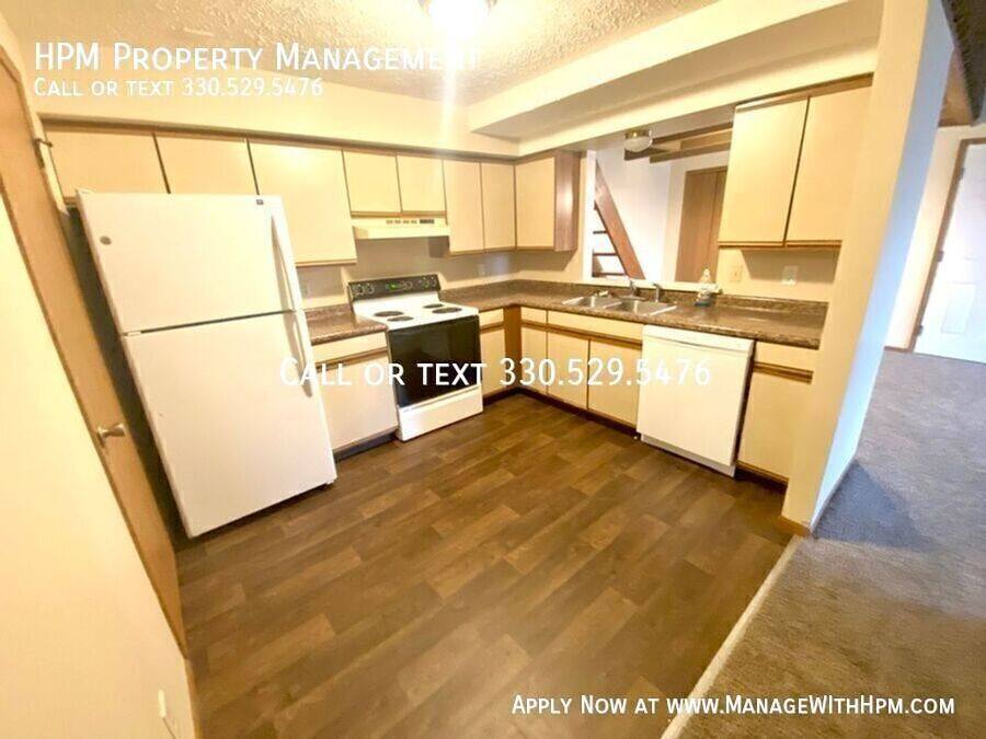 Apartment for rent at 1876 Ledgewood Blvd NE #B11, Massillon, OH 44646