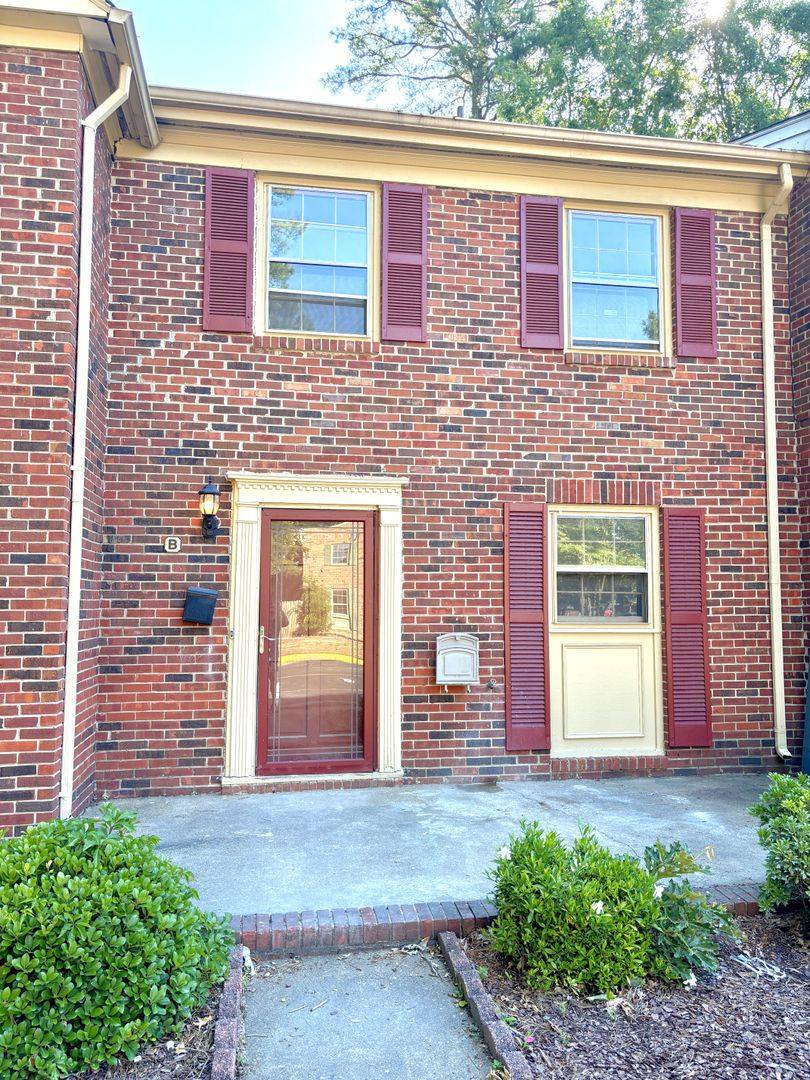 Townhouse for rent at 396 Deputy Lane, Newport News, VA 23608