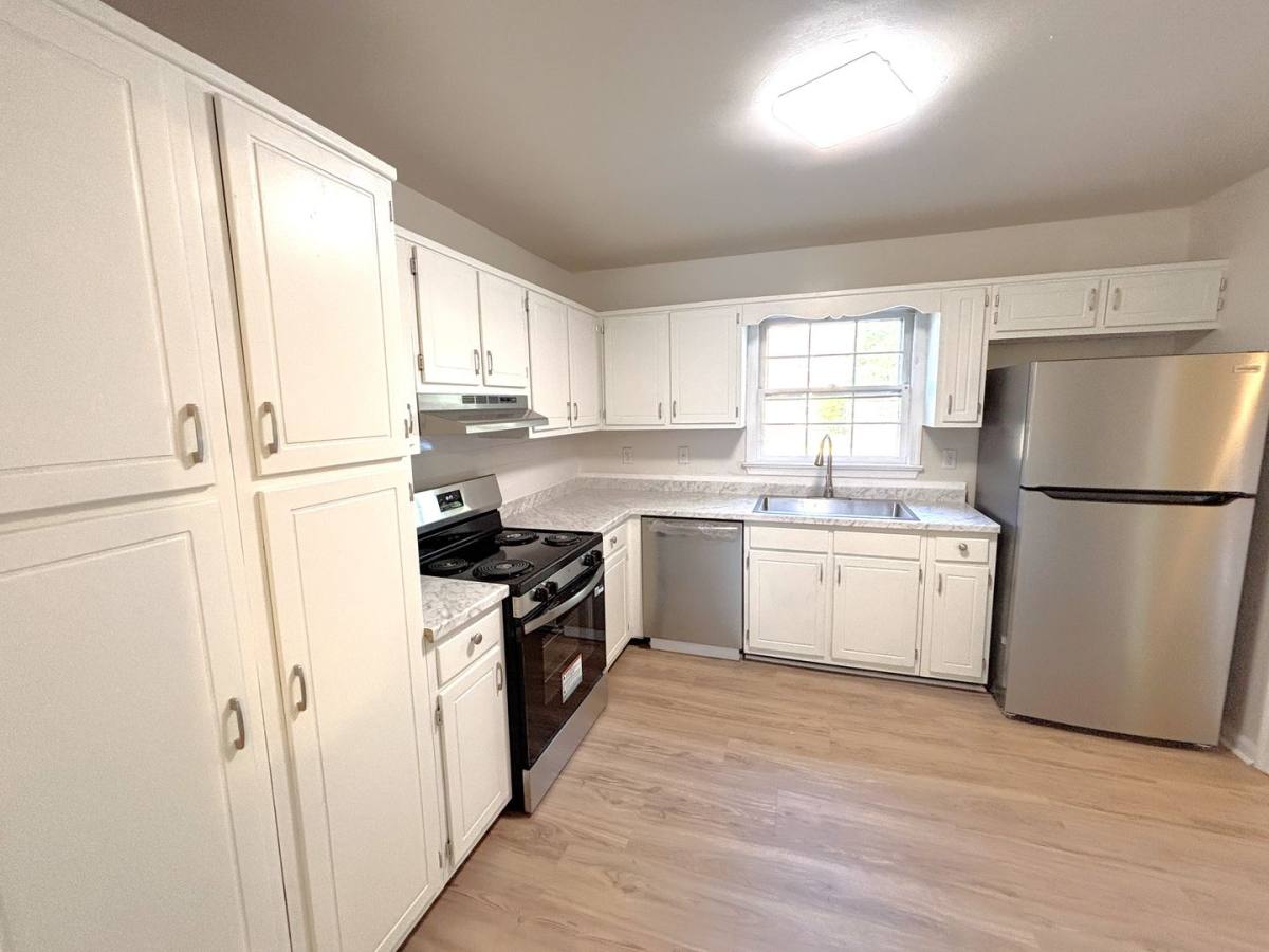 Townhouse for rent at 396 Deputy Lane, Newport News, VA 23608