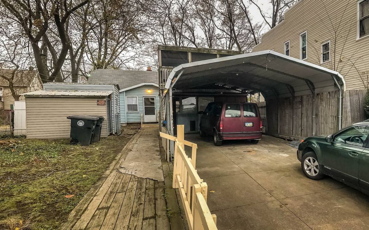Apartment for rent at 840 5th Ave, Akron, OH 44306
