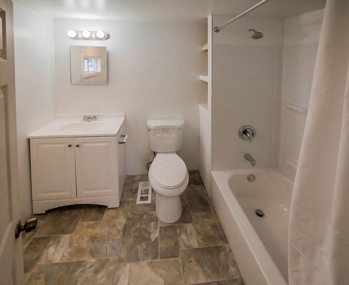 Apartment for rent at 840 5th Ave, Akron, OH 44306