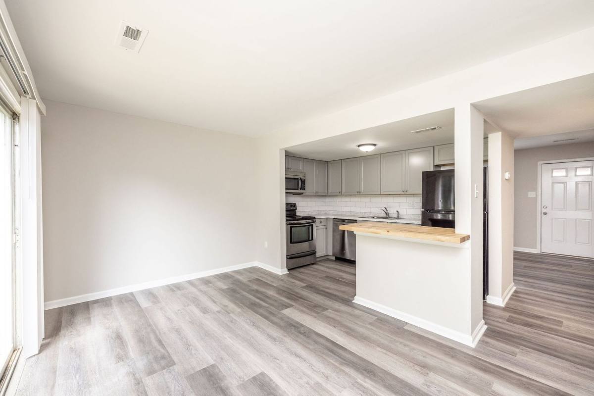 House for rent at 3231 Hunters Mill Dr, Richmond, VA 23223