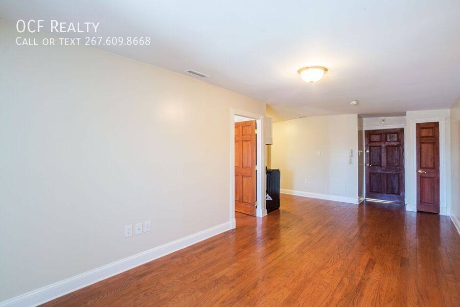 Apartment for rent at 1124 E Passyunk Ave #5, Philadelphia, PA 19147