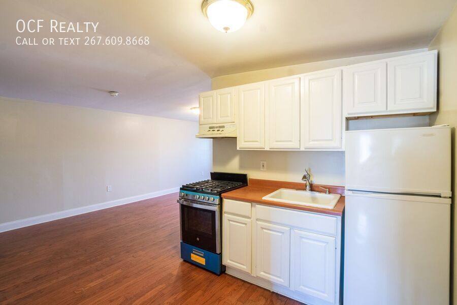 Apartment for rent at 1124 E Passyunk Ave #5, Philadelphia, PA 19147