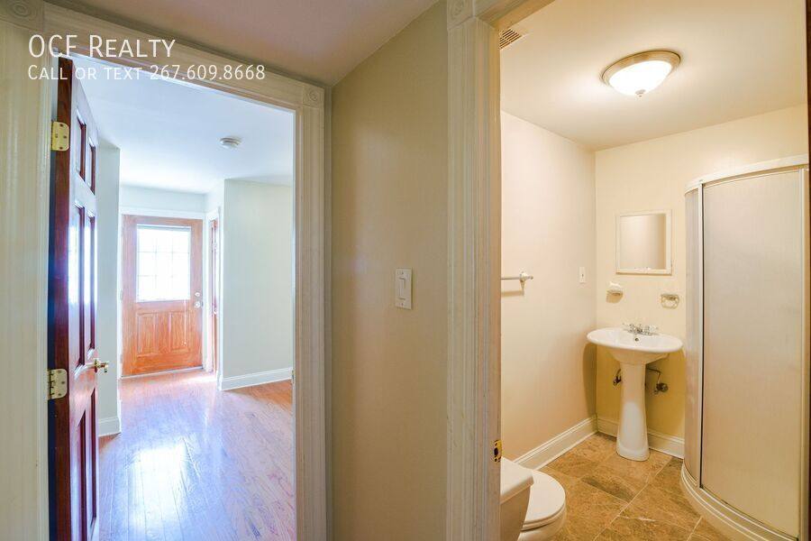 Apartment for rent at 1124 E Passyunk Ave #5, Philadelphia, PA 19147