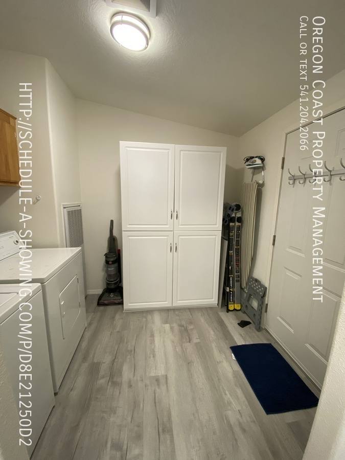 House for rent at 227 NW 55th St, Newport, OR 97365