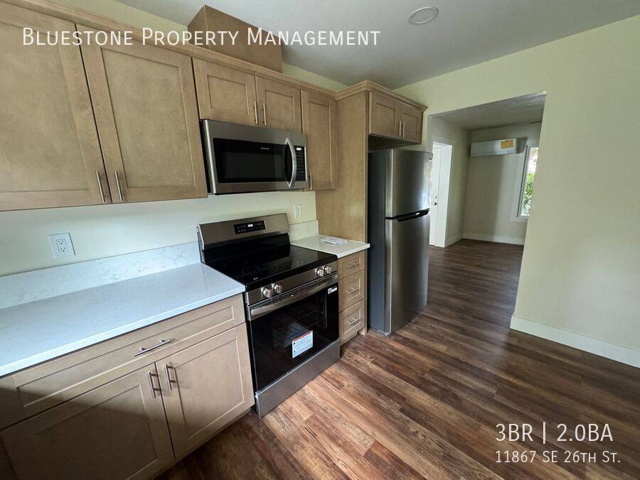 Apartment for rent at 11867 SE 26th St, Portland, OR 97222