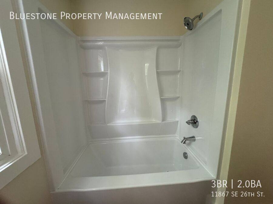 Apartment for rent at 11867 SE 26th St, Portland, OR 97222