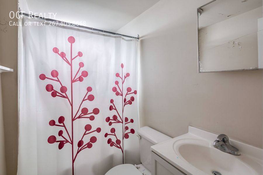 Condo for rent at 1923 Carpenter St, Philadelphia, PA 19146