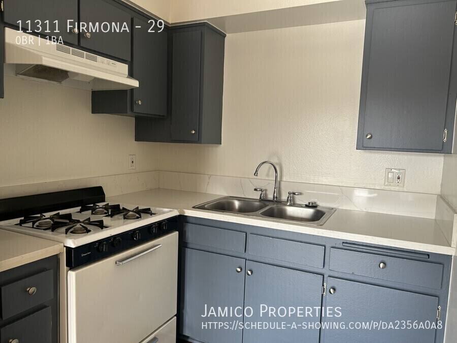 Apartment for rent at 11311 Firmona #29, Inglewood, CA 90304