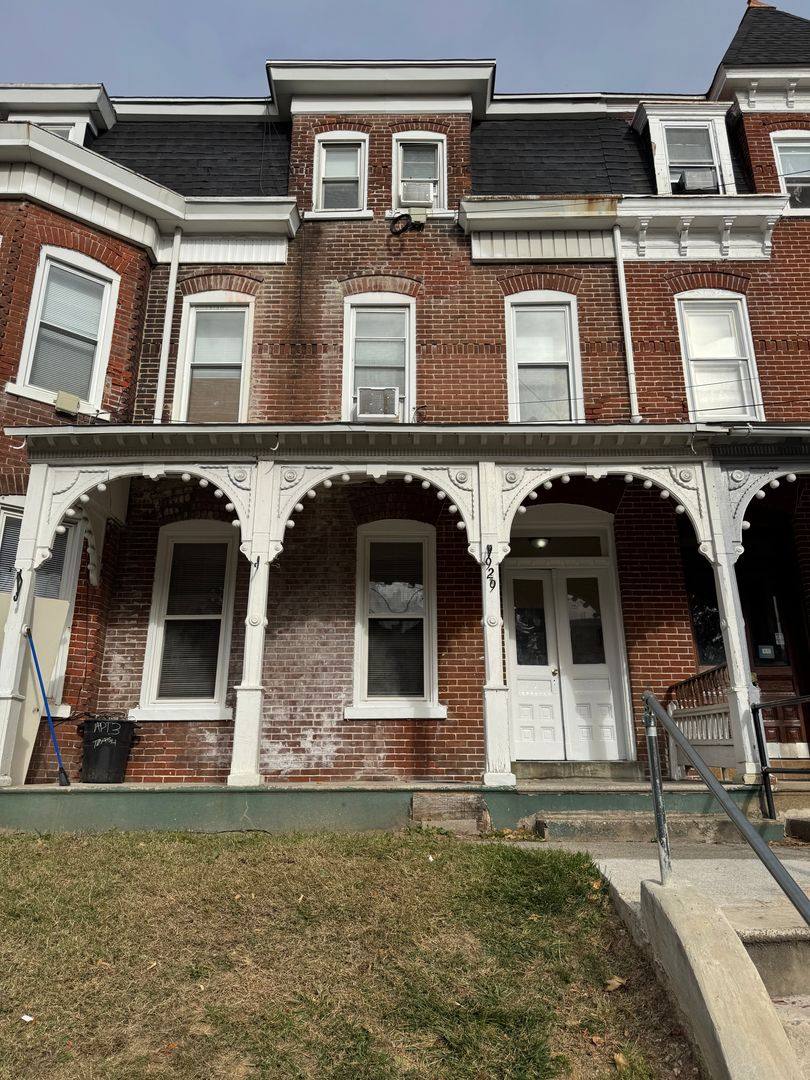 Apartment for rent at 929 W Gordon St, Allentown, PA 18102