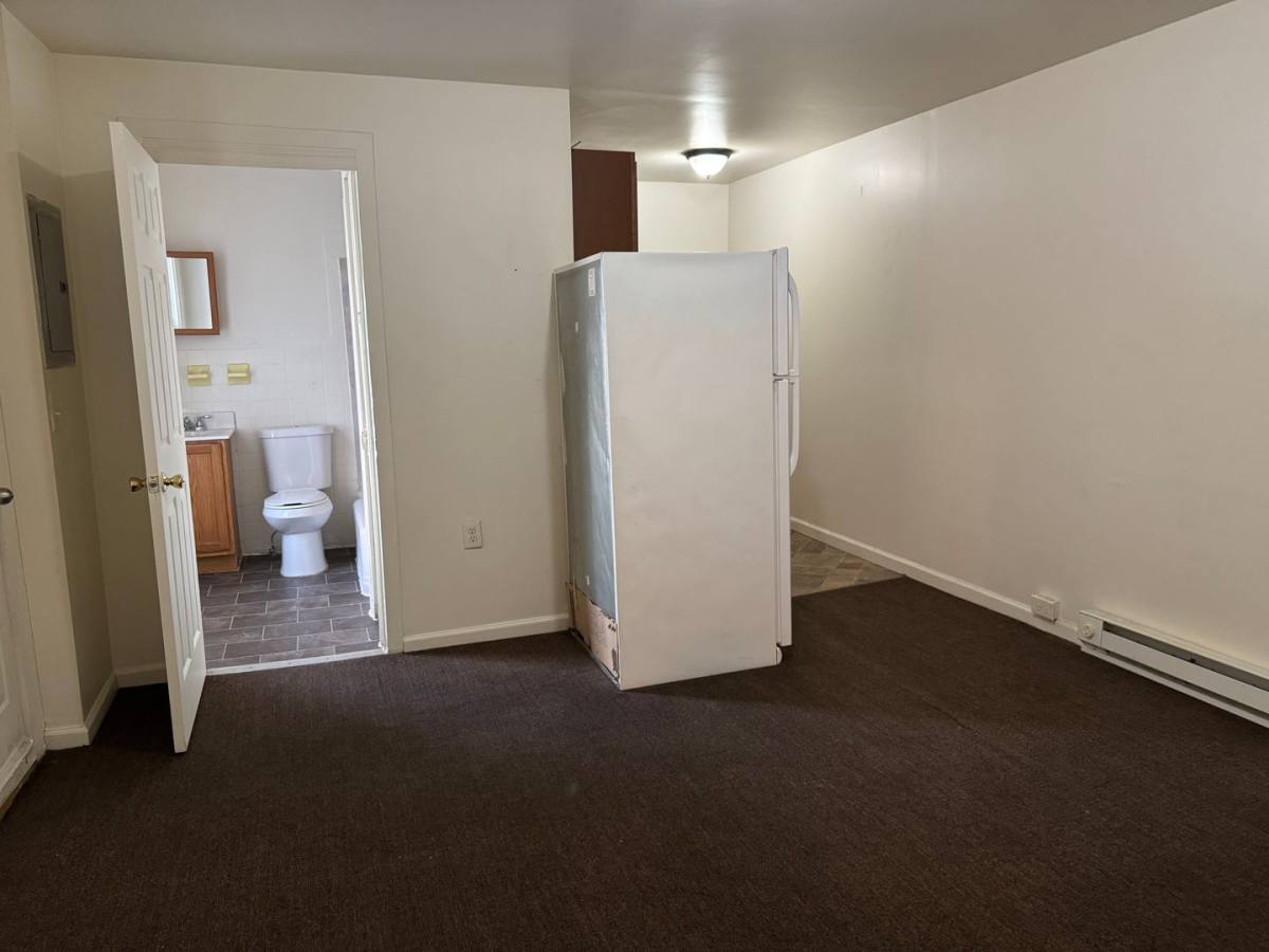 Apartment for rent at 929 W Gordon St, Allentown, PA 18102