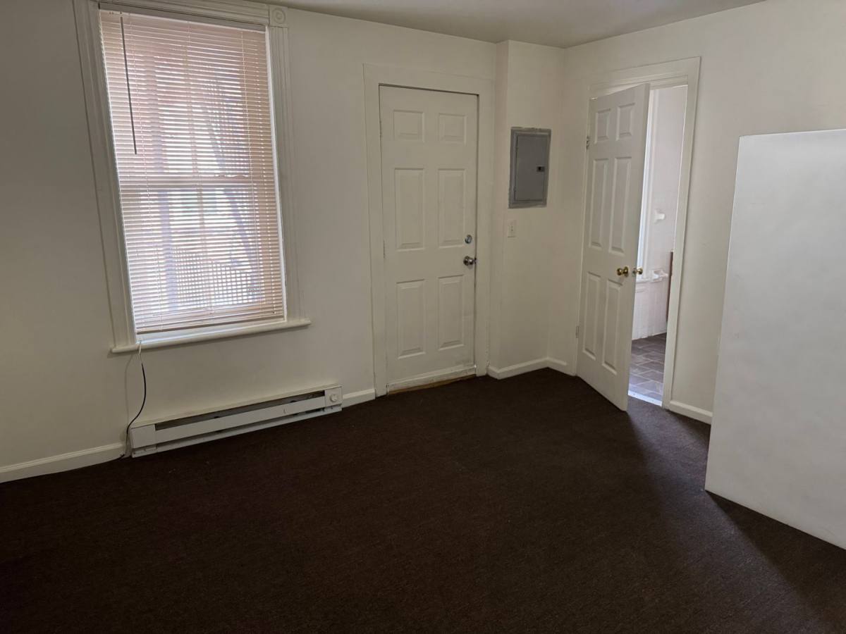 Apartment for rent at 929 W Gordon St, Allentown, PA 18102