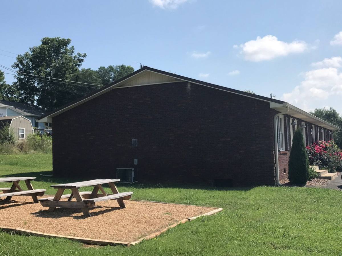 Apartment for rent at 406 & 408 Lee St, Johnson City, TN 37604