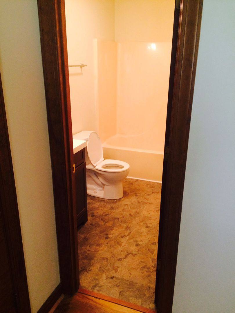 Apartment for rent at 406 & 408 Lee St, Johnson City, TN 37604