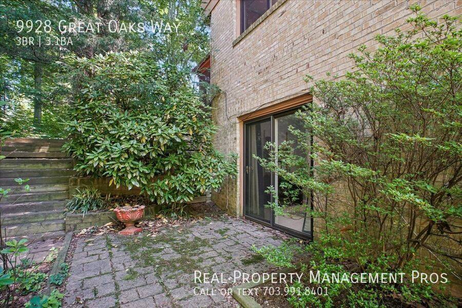 House for rent at 9928 Great Oaks Way, Fairfax, VA 22030