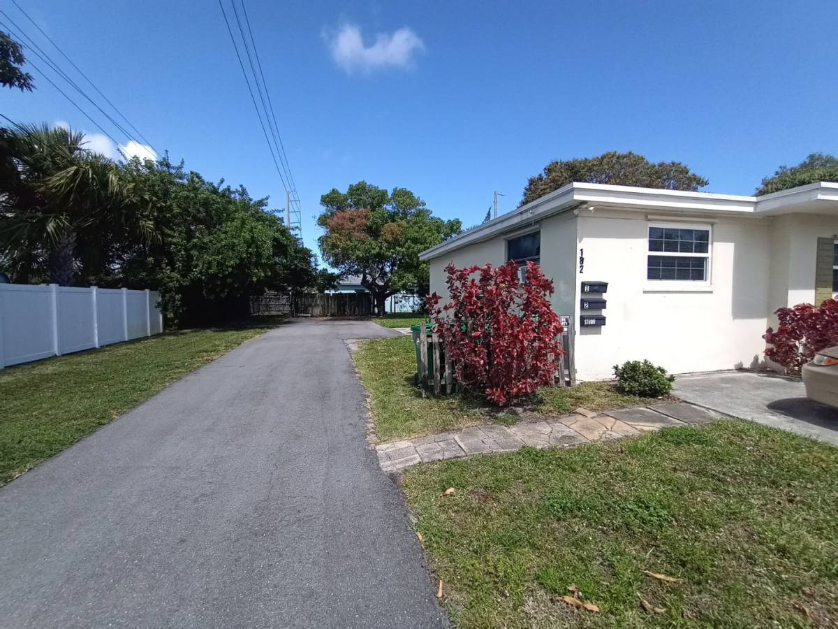 Apartment for rent at 182 W 34th St, West Palm Beach, FL 33404