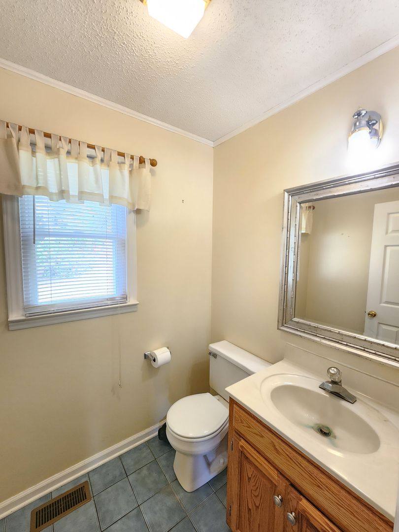 House for rent at 590 Deep Woods Dr, Marion, NC 28752