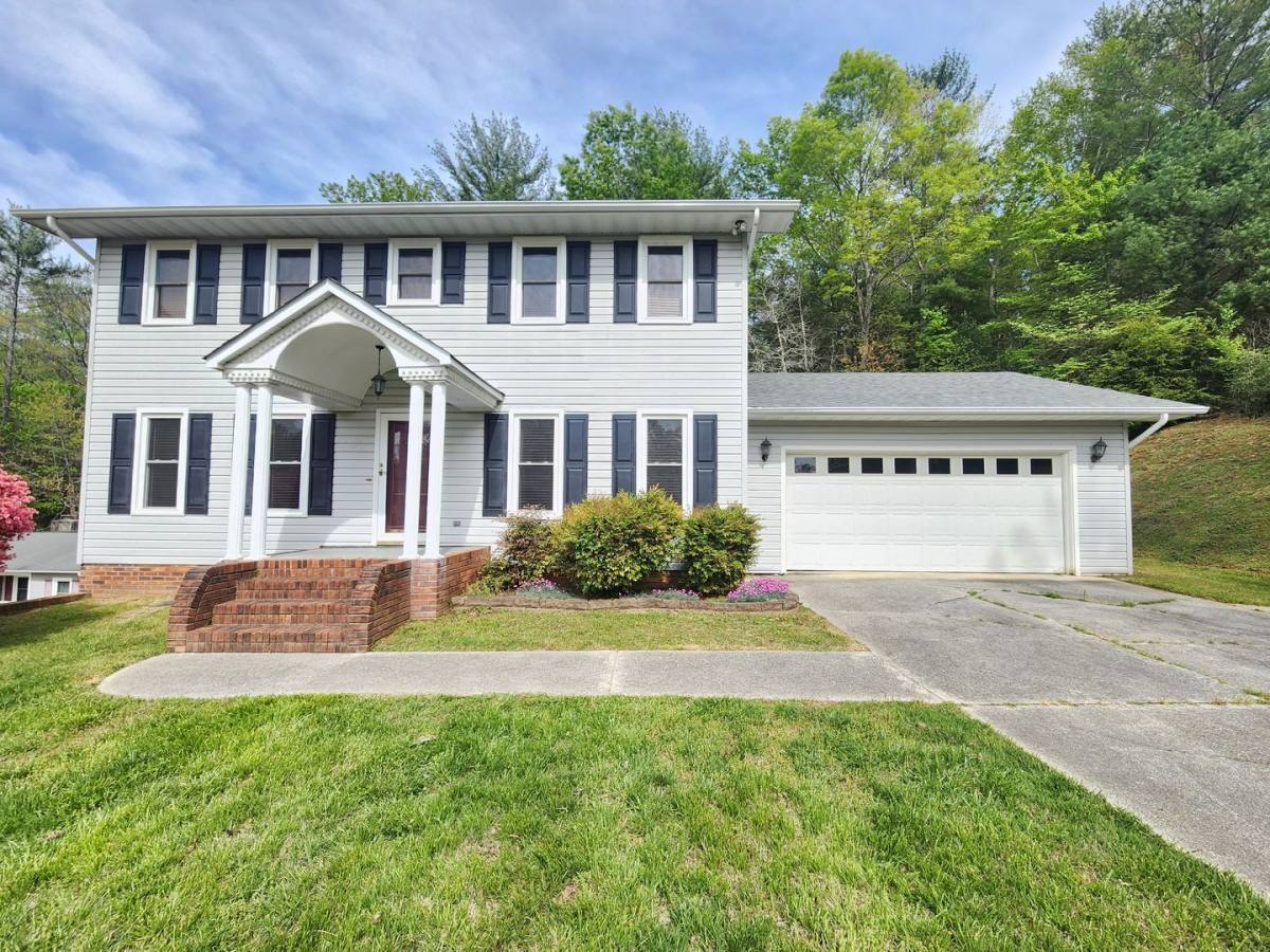 House for rent at 590 Deep Woods Dr, Marion, NC 28752