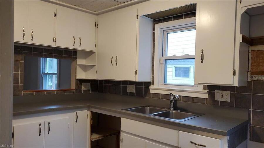 House for rent at 1492 Maplegrove Rd, Cleveland, OH 44121