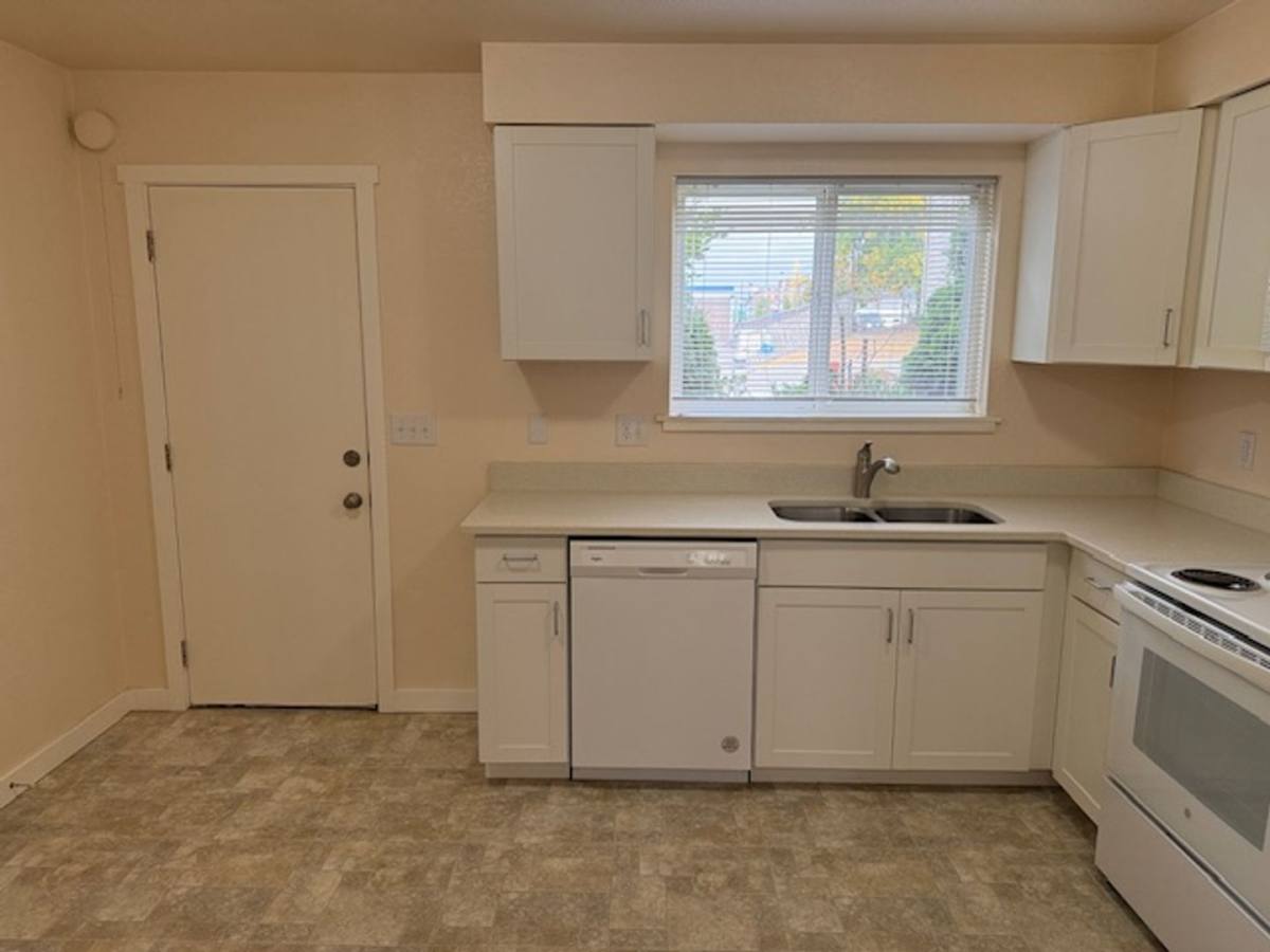 Apartment for rent at 3208 Hoyt Ave, Bothell, WA 98021
