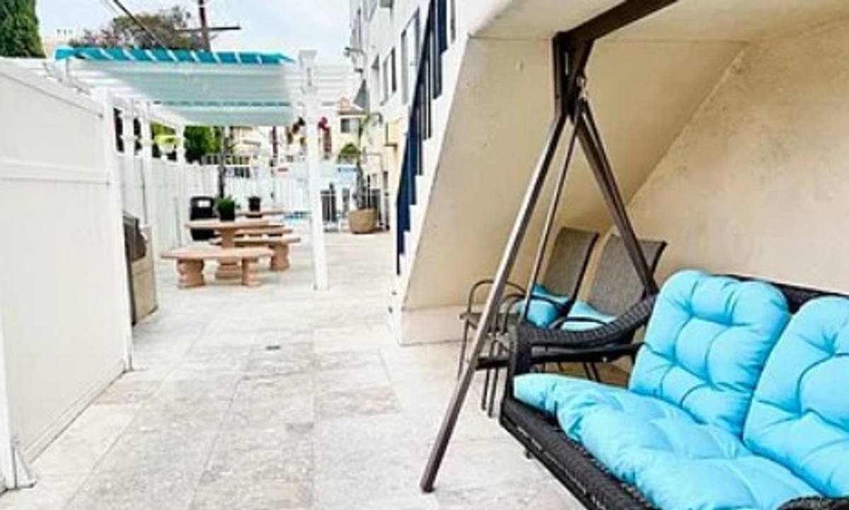 Apartment for rent at 415 S Occidental Blvd, Los Angeles, CA 90057