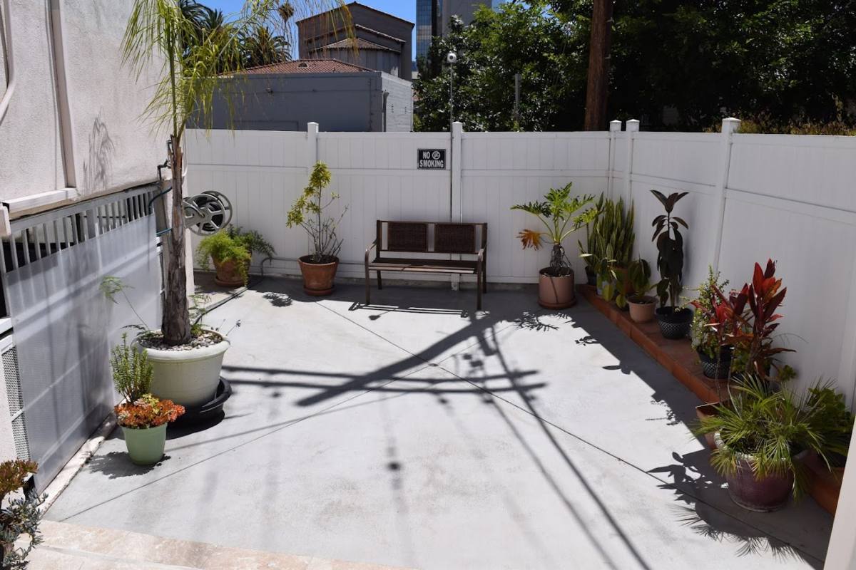 Apartment for rent at 415 S Occidental Blvd, Los Angeles, CA 90057