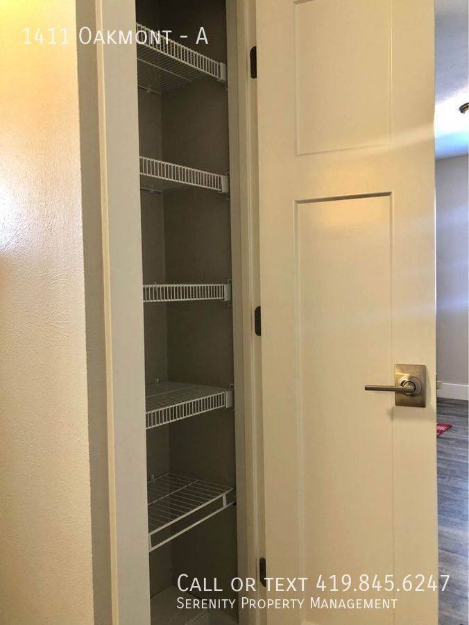 Apartment for rent at 1411 Oakmont #A, Toledo, OH 43605