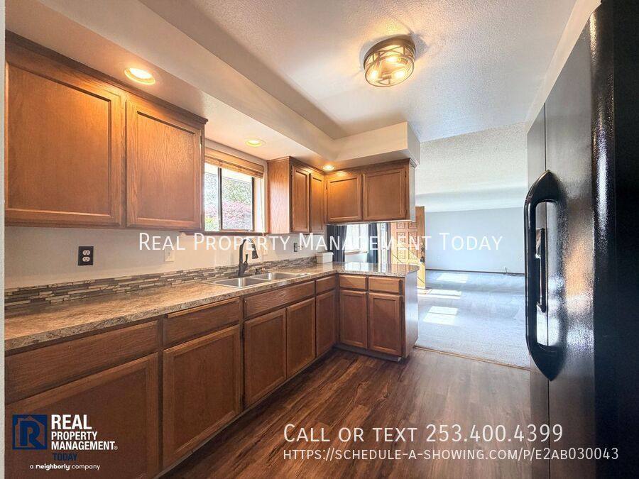 House for rent at 1721 6th St SW, Puyallup, WA 98371