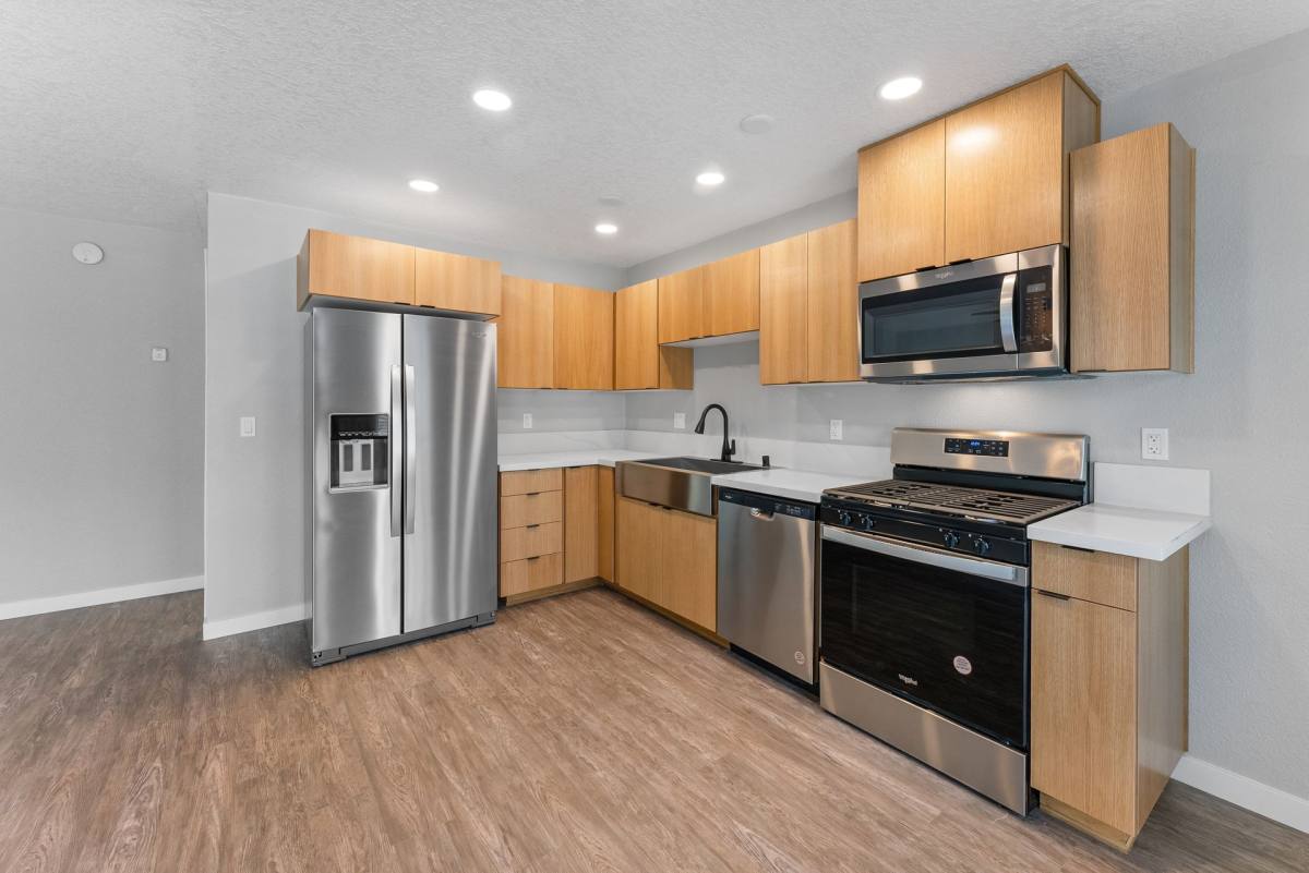 Apartment for rent at 730 S Beach Blvd, Anaheim, CA 92804
