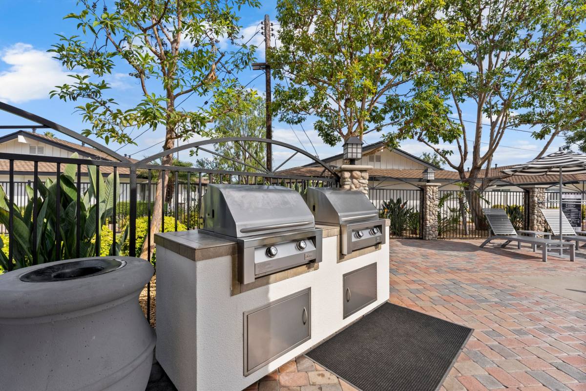 Apartment for rent at 730 S Beach Blvd, Anaheim, CA 92804