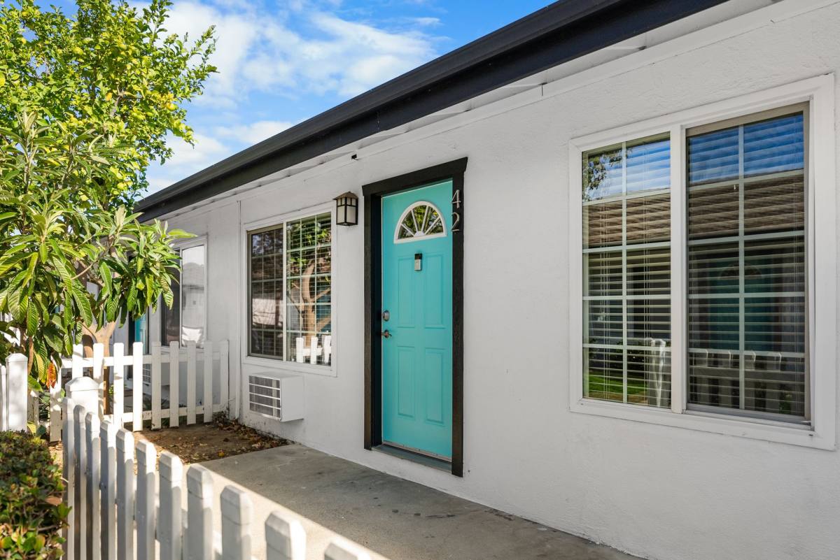 Apartment for rent at 730 S Beach Blvd, Anaheim, CA 92804