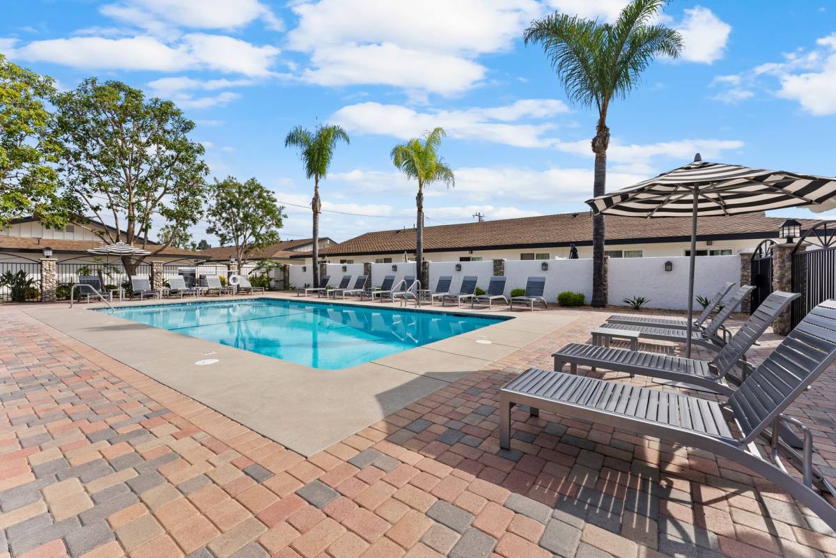 Apartment for rent at 730 S Beach Blvd, Anaheim, CA 92804