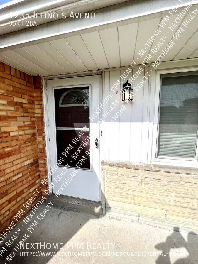 House for rent at 1235 Illinois Ave, Pittsburgh, PA 15216