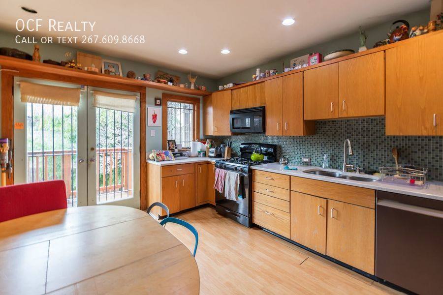 Townhouse for rent at 206 S 43rd St, Philadelphia, PA 19104