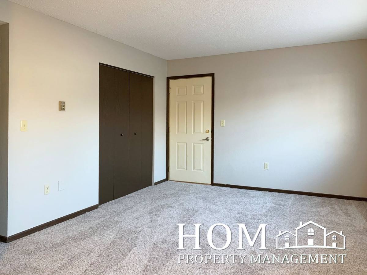Apartment for rent at 1701 Riggs Rd, Saint Peter, MN 56082