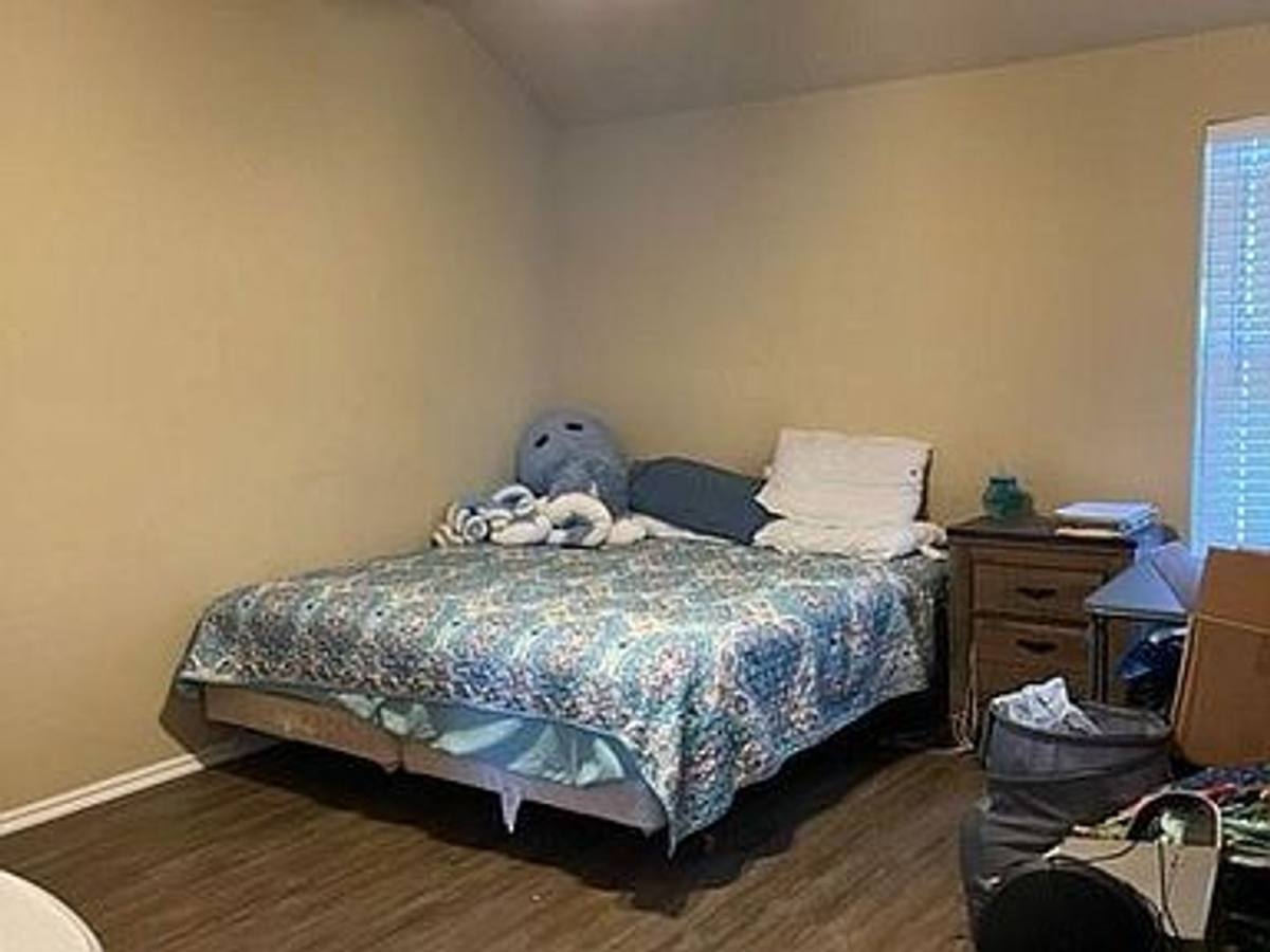 House for rent at 629 E Linden Lane, Mustang, OK 73064