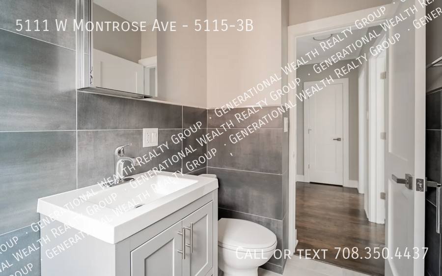Apartment for rent at 5111 W Montrose Ave #3B, Chicago, IL 60641